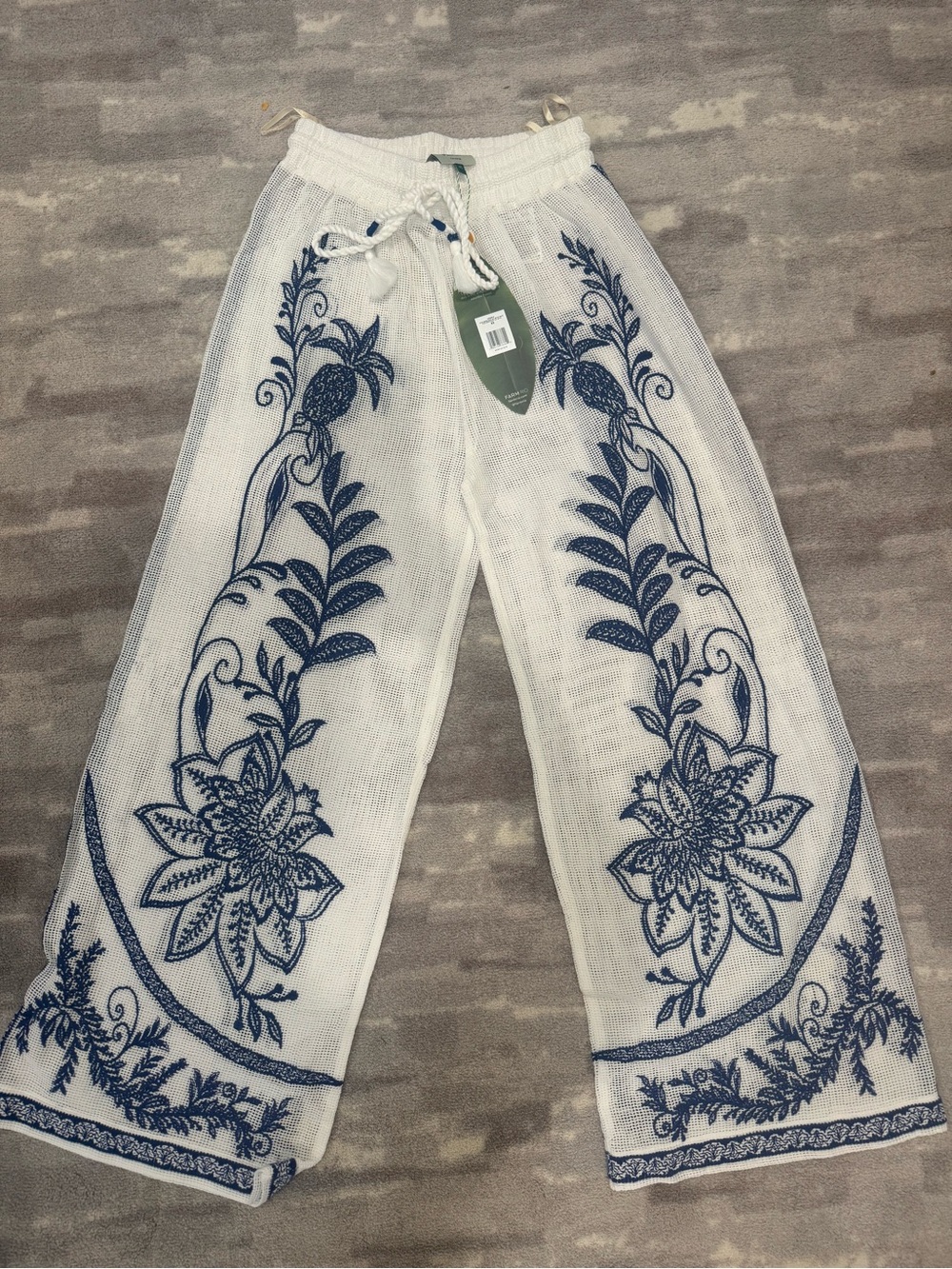 Farm Rio XS NWT White Crochet Wide-Leg Pants with Blue Floral Embroidery